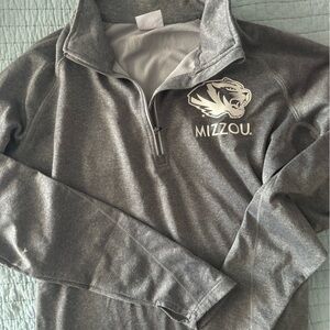 Mizzou pull over zip top